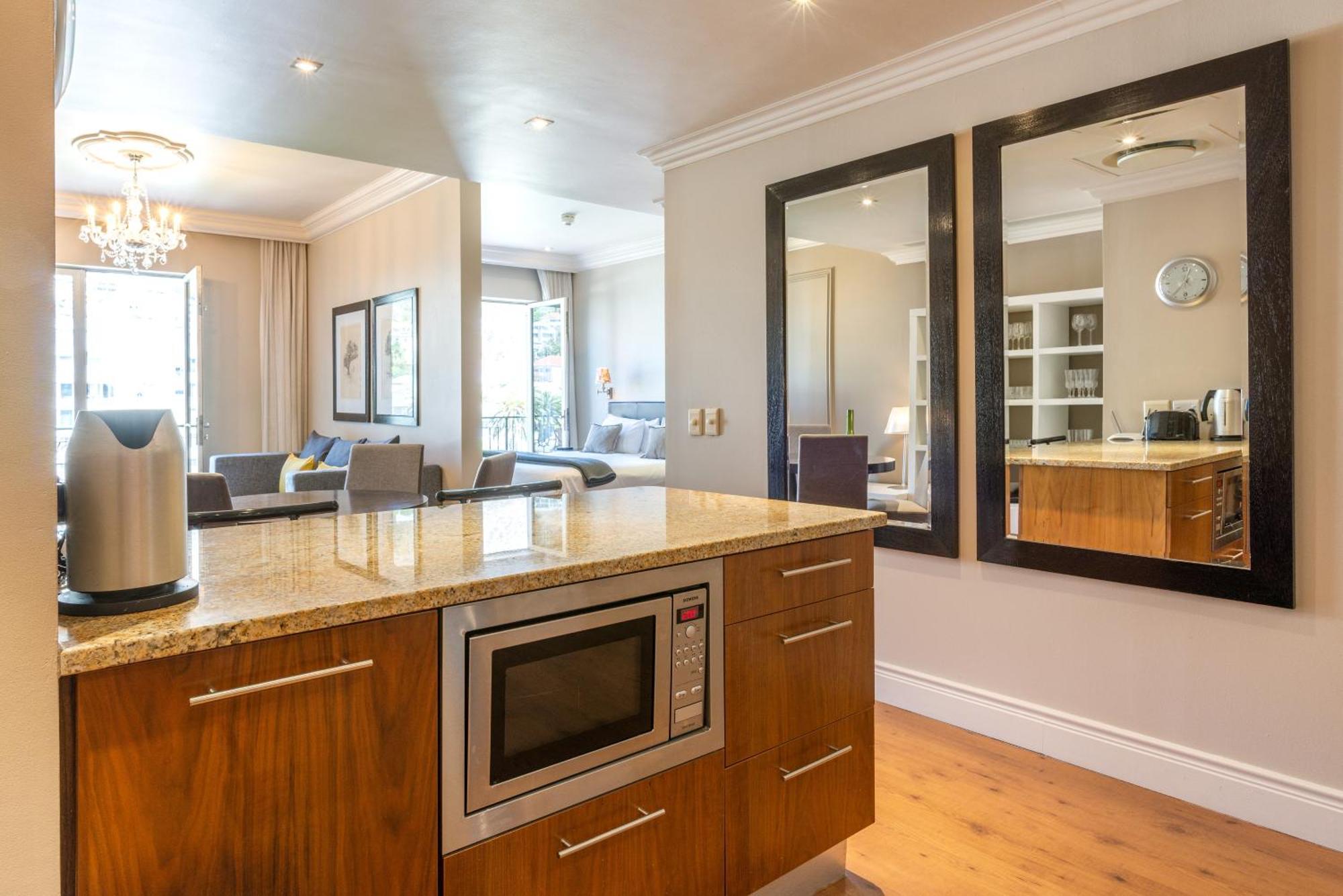 Cape Royale Luxury By Nivar Cape Town Exterior foto